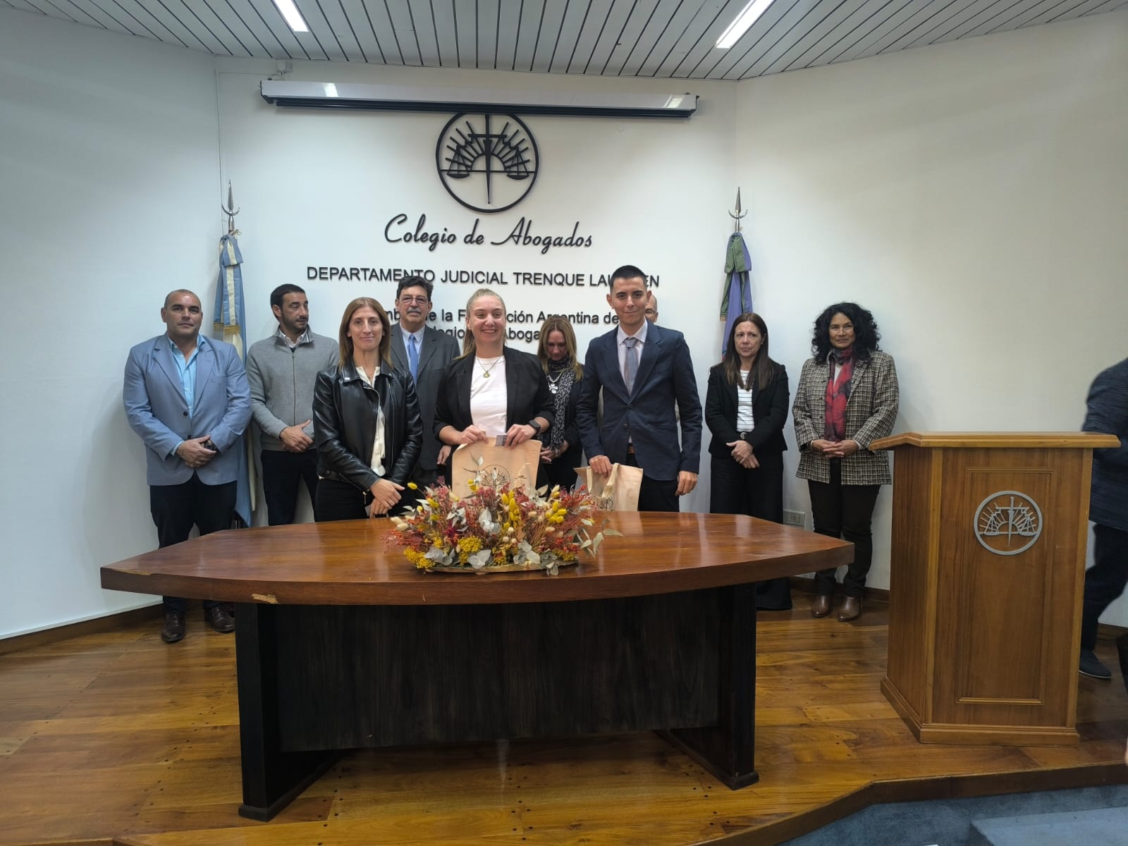 La matrícula suma tres colegas