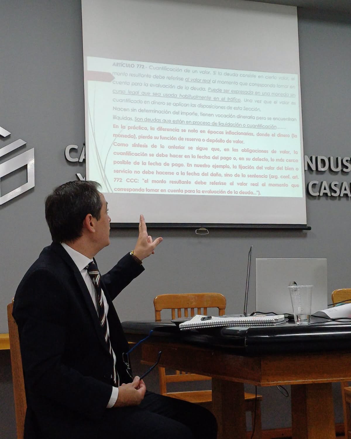 Taller «Análisis Económico del Derecho», en Carlos Casares