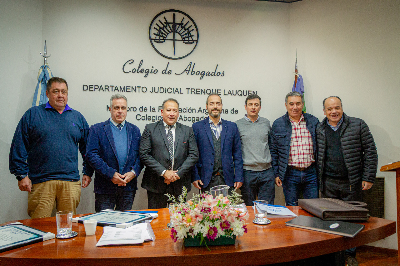 Los Miembros Salientes